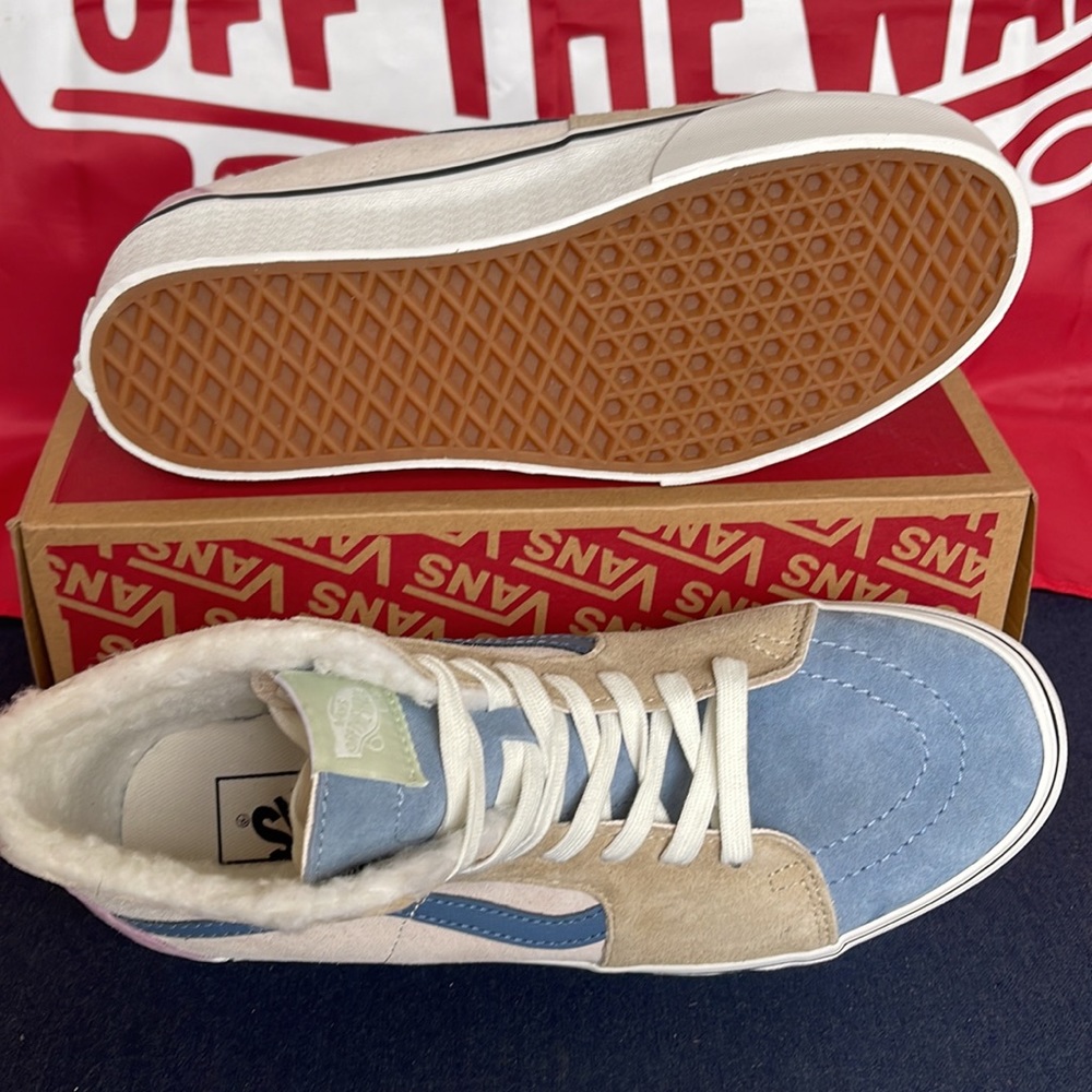 Vans Men’s Sk8-Hi Tapered
Pig Suede/Sherpa Multi Co
VN0A7Q5PMUL Platforms - Picture 5 of 16